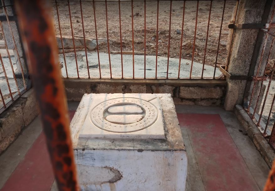Shri Kanakgiri Digambar Jain Tirtha Kshetra, Village-Maleyur, District-Chamarajnagar (Karnataka) image 8
