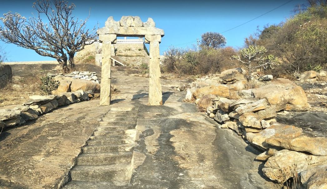 Shri Kanakgiri Digambar Jain Tirtha Kshetra, Village-Maleyur, District-Chamarajnagar (Karnataka) image 9