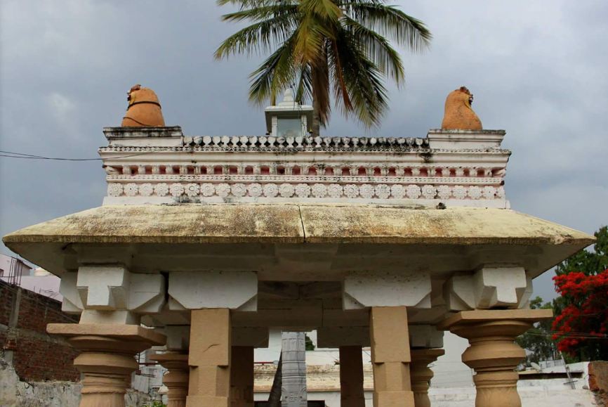Shri Parshvnath Digambar Jain Basadi, Chamarajnagar (Karnataka) image 1