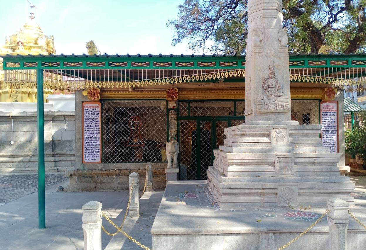 Shri Pachhe Parshvnath Swamy Digamber Jain Mandir, Penukonda, District - Sri Sathya Sai (Andhra Pradesh) image 4