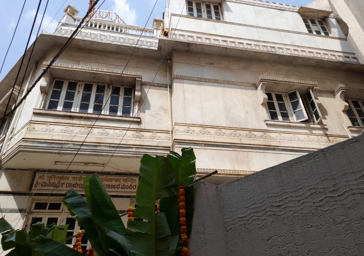 Shri Munisuvratswami Shwetamber Jain Mandir, Anchepet, Chickpet, Bengaluru (Karnataka) main image
