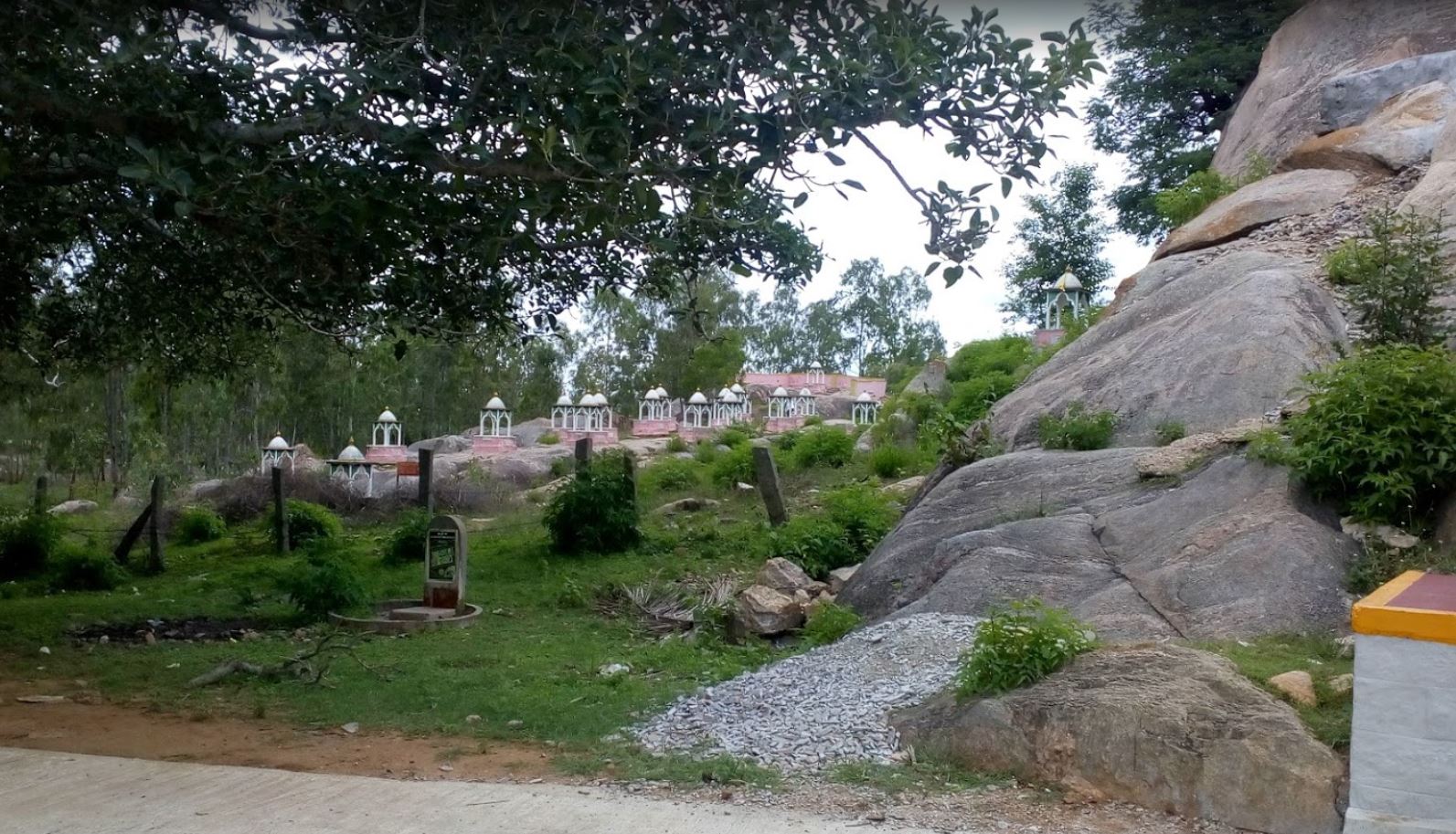 Shri Kshetra Gommatagiri Digambar Jain Temple, Bettadur Village, District-Mysore (Karnataka) image 11
