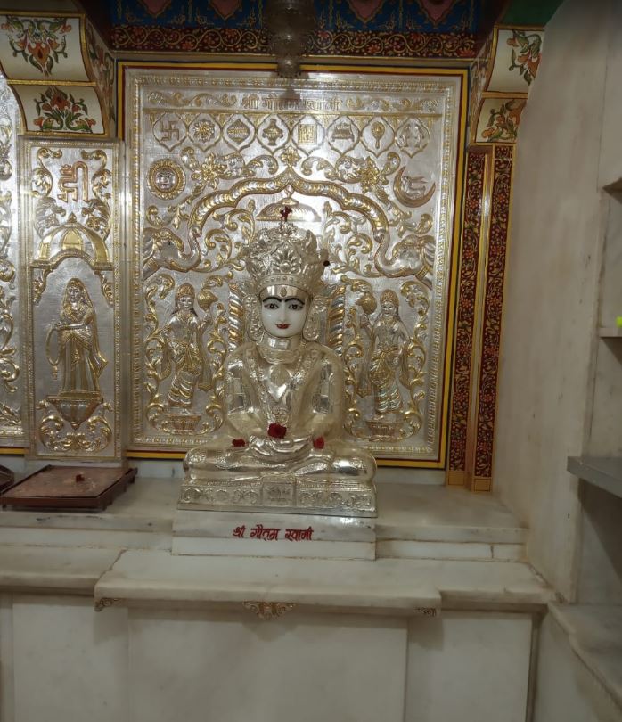 Shri Chandraprabh Jain Shwetamber Mandir, Pangul Galli, Raviwar Peth, Belagavi (Karnataka) image 3