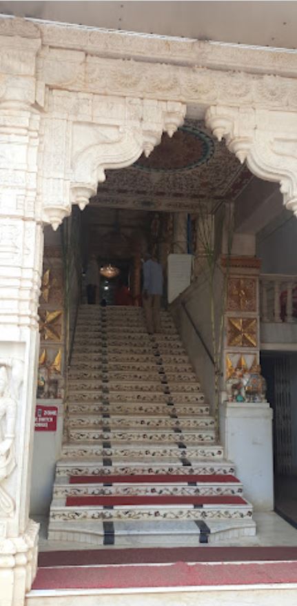 Shri Chandraprabh Jain Shwetamber Mandir, Pangul Galli, Raviwar Peth, Belagavi (Karnataka) image 4