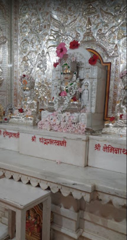 Shri Chandraprabh Jain Shwetamber Mandir, Pangul Galli, Raviwar Peth, Belagavi (Karnataka) image 5