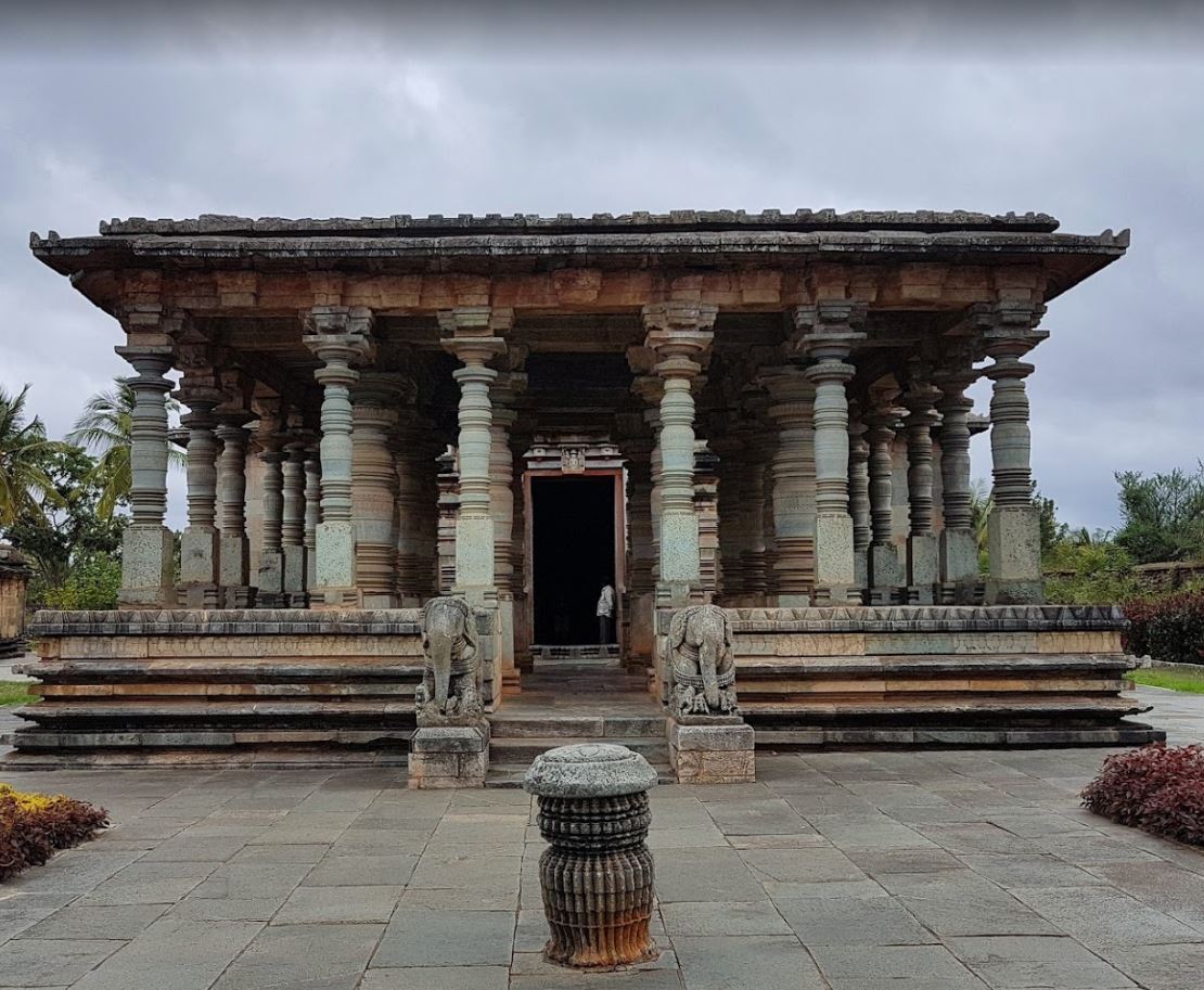 Ancient Shri 1008 Bhagwan Shanthinatha Digambar Jain Temple, Halebidu (Halebeedu), District-Hassan (Karnataka) image 2