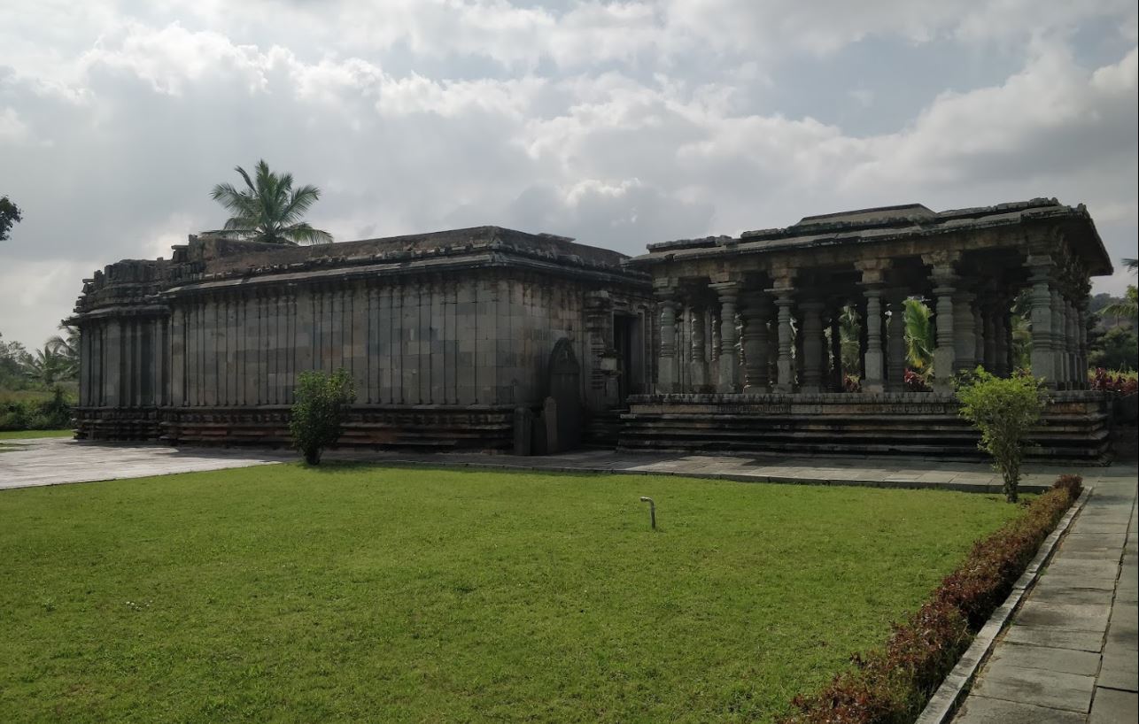 Ancient Shri 1008 Bhagwan Shanthinatha Digambar Jain Temple, Halebidu (Halebeedu), District-Hassan (Karnataka) image 7