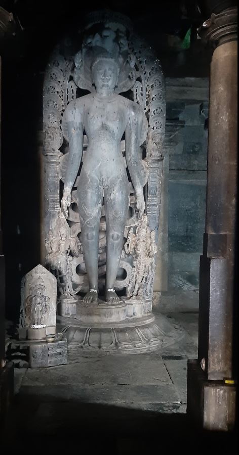 Ancient Shri 1008 Bhagwan Shanthinatha Digambar Jain Temple, Halebidu (Halebeedu), District-Hassan (Karnataka) image 10