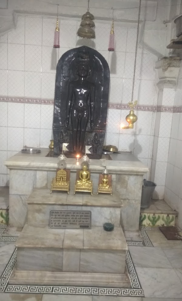Shri 1008 Parshvnath Digamber Jain Mandir, More Colony, Sadalga, District - Belagavi (Karnataka) thumbnail 3