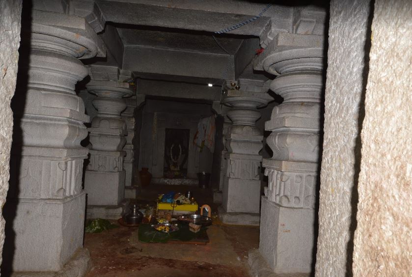 Shri Parshvnath Jain Basadi (Mandir), Kundadri, District - Shivamogga (Karnataka) image 6