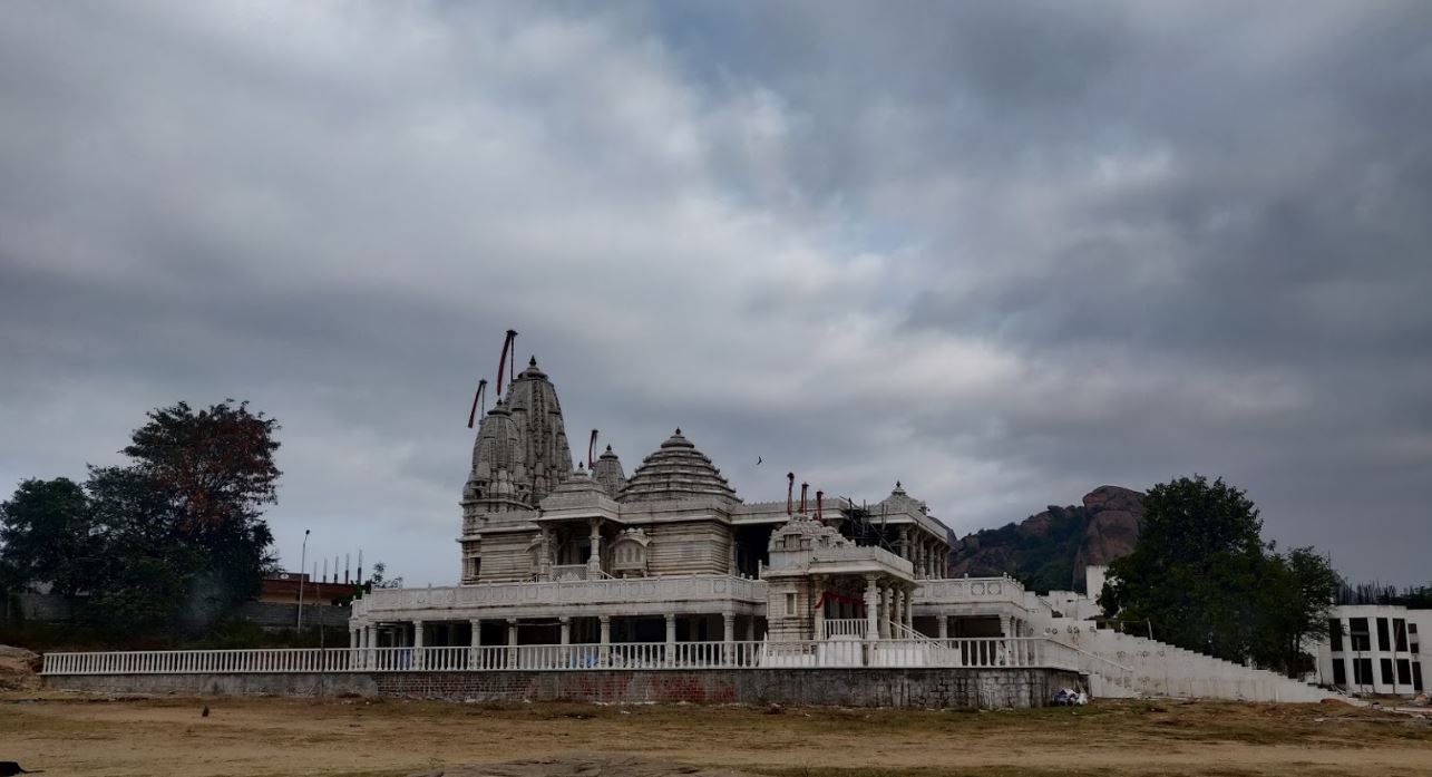 Shri Shankeshwar Parshvnath Dharendra Padmavati Tirth, Vidyaranyapura - Nanjangud Road, Vaderahalli, District - Ramanagara (Karnataka) image 1