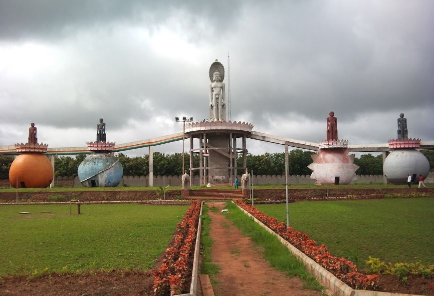 Shri Jain Navagraha Teerth and Digamber Jain Mandir, Varur, District - Dharwad (Karnataka) image 2