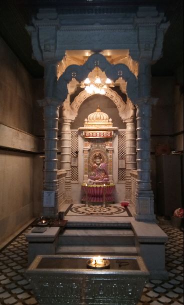 Shri Rajendra Suri Guru Mandir, Chickpet, Chitradurga (Karnataka) image 2
