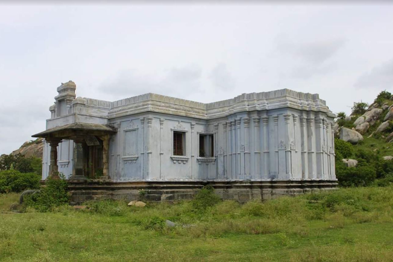 Ancient Digamber Jain Basadi (Temple), Mulgund, District - Gadag (Karnataka) image 5