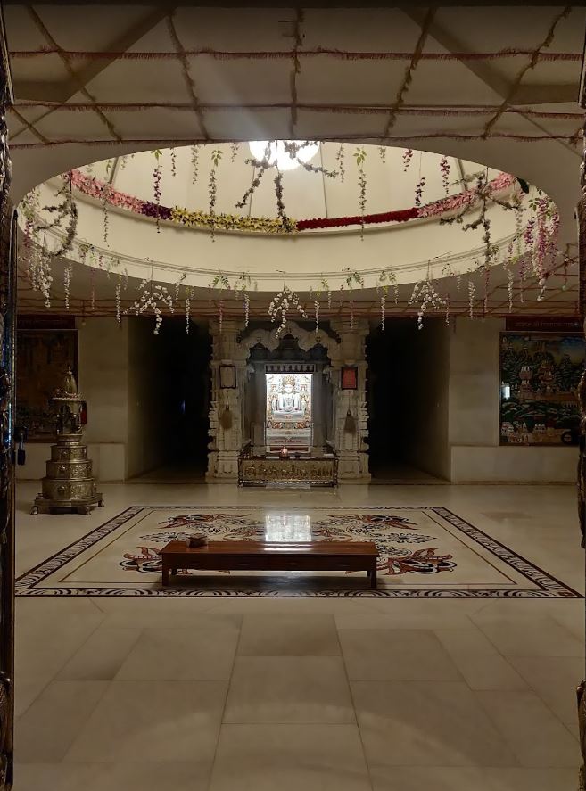 Shri Adinath Jin Mandir and Jinkushalsuri Dadawai, Kushal Nagar, Old Gabbur Road, Hubli, District - Dharwad (Karnataka) image 4