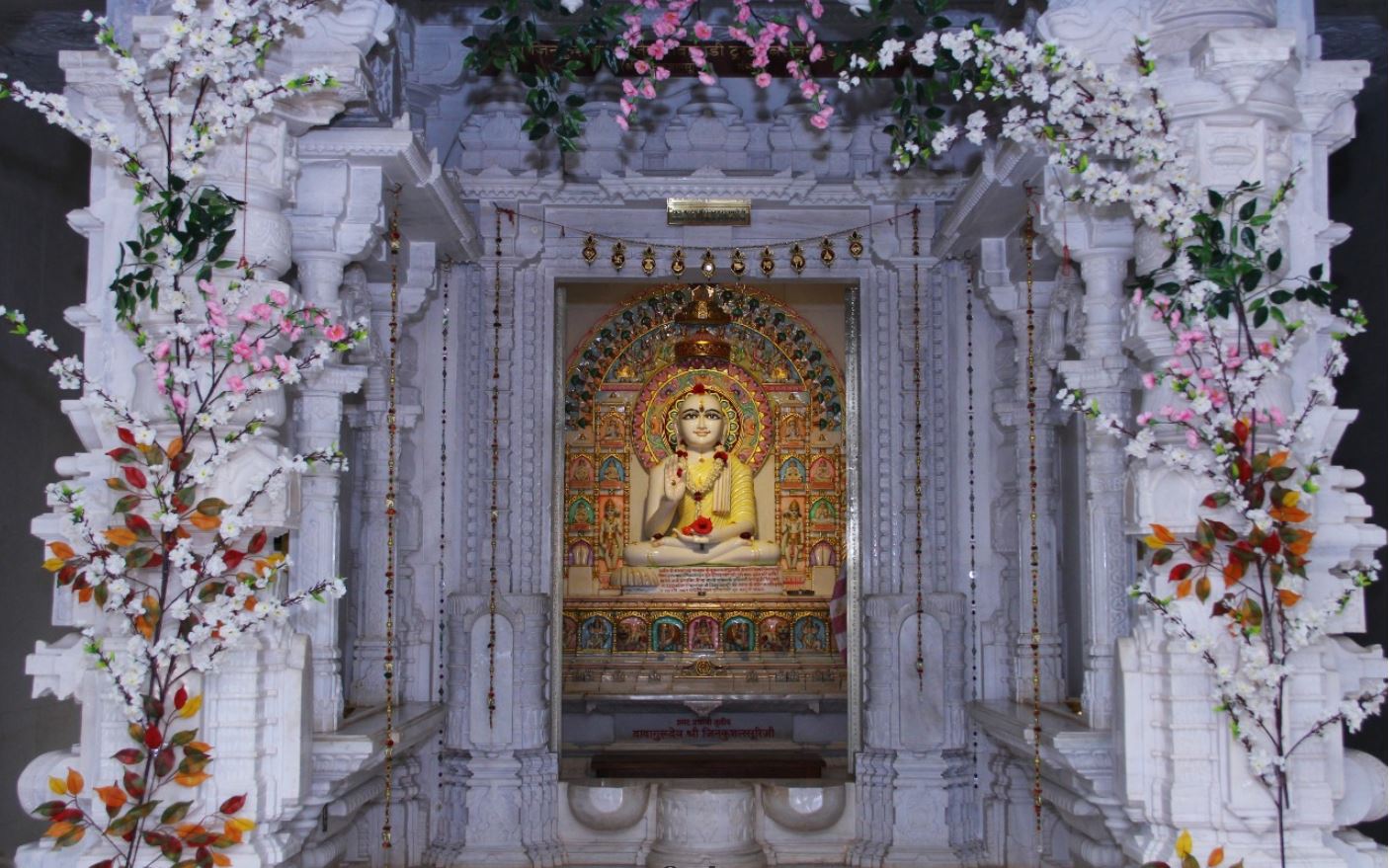 Shri Adinath Jin Mandir and Jinkushalsuri Dadawai, Kushal Nagar, Old Gabbur Road, Hubli, District - Dharwad (Karnataka) image 6