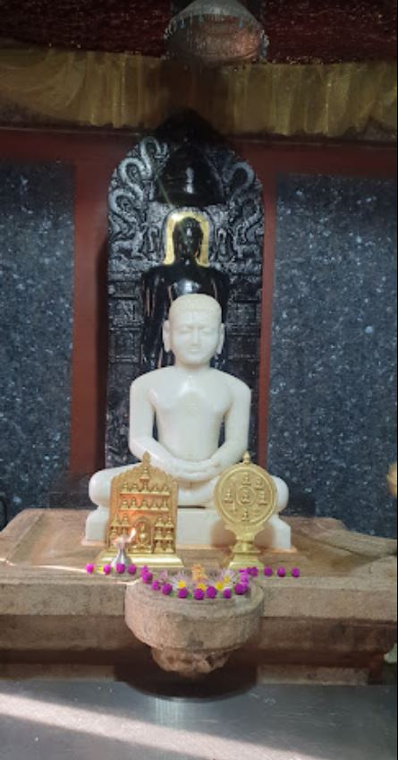 Shri 1008 Bhagwan Adinath Digamber Jain Mandir, Laxmi Galli, Angol, Belagavi (Karnataka) image 1