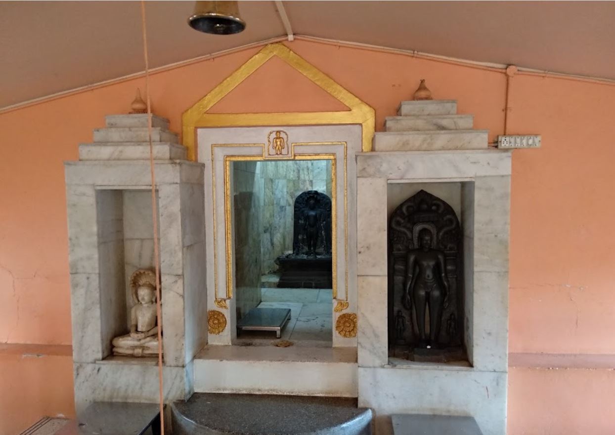 Shri Parshvnath Digamber Jain Mandir, Hosur Math Galli, Hosur, Shahpur, Belagavi (Karnataka) image 4