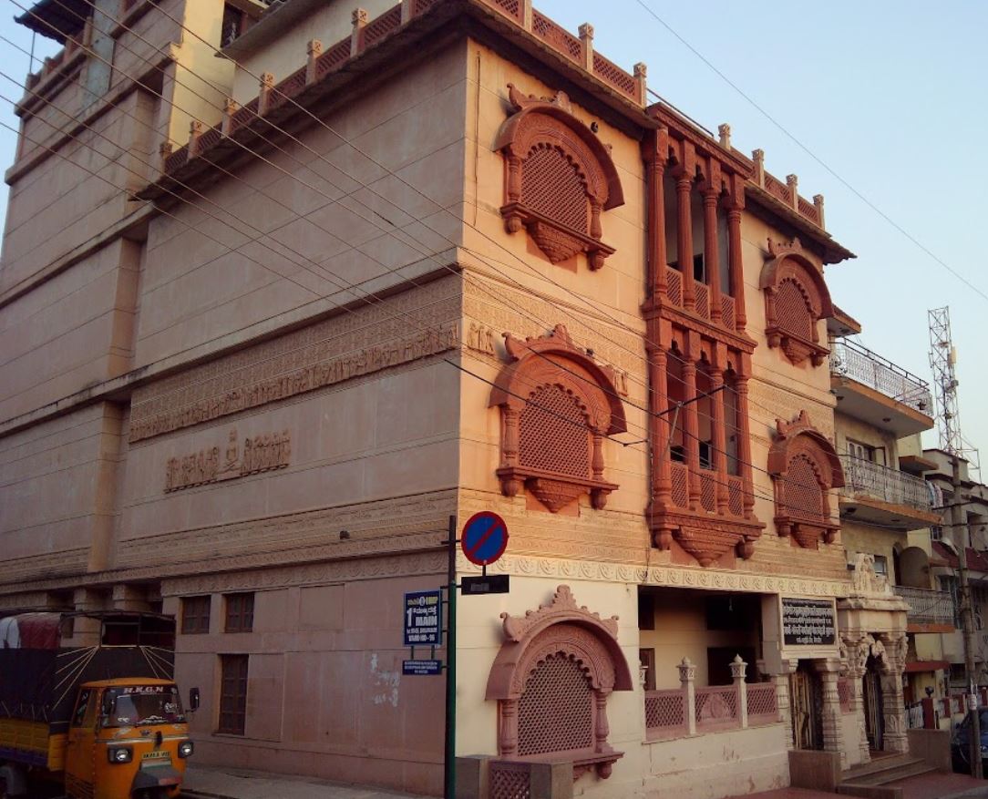 Shri Chandraprabhu Swami Jain Shwetamber Mandir and Upashray, Okalipuram, Srirampura, Bengaluru (Karnataka) image 1