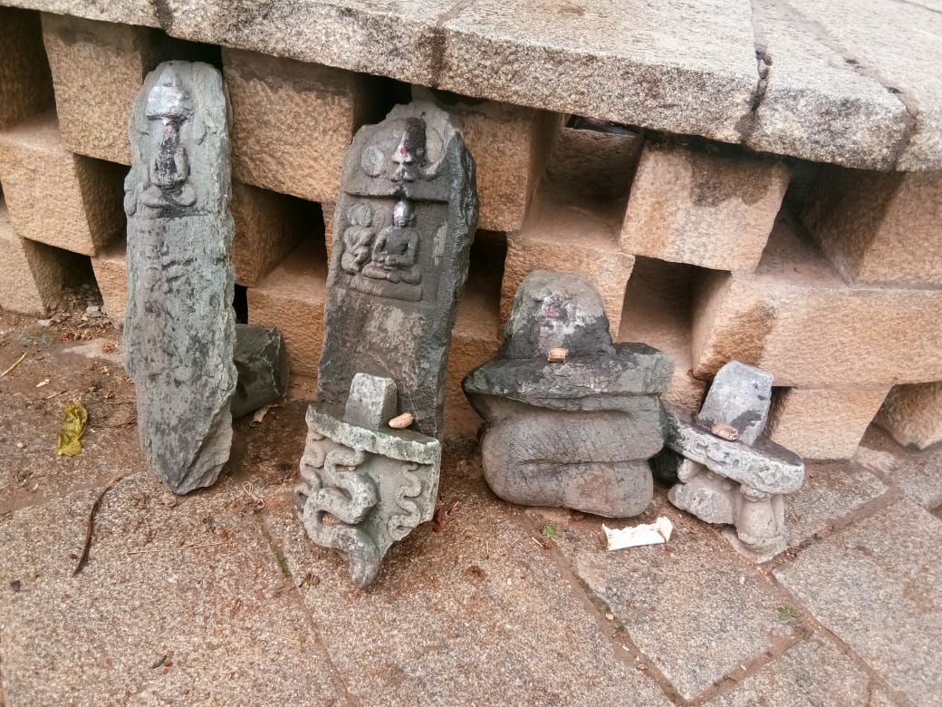 Ancient Digamber Jain Idol, Kalasapur, District - Gadag (Karnataka) thumbnail 5