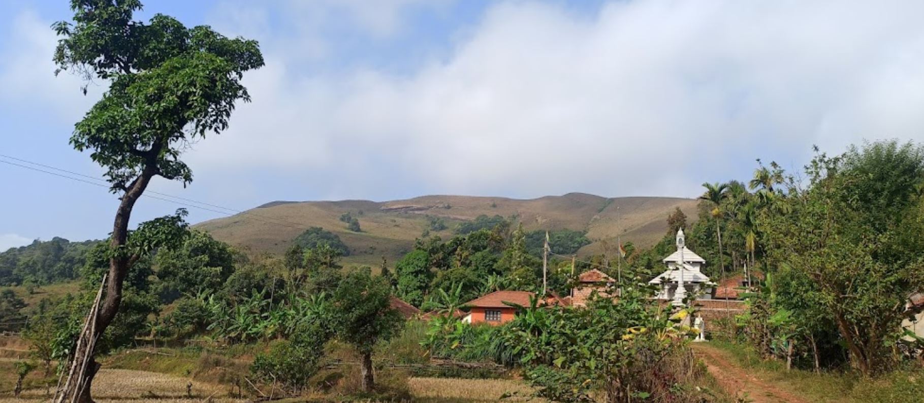 Atishaya Shri Kshetra Suwarna Bhadra Mahima Giri, Bhagwan 1008 Shri Parshvnath Swamy Jain Basadi, Balige, Kalasa, District - Chikkamagaluru (Karnataka) image 12