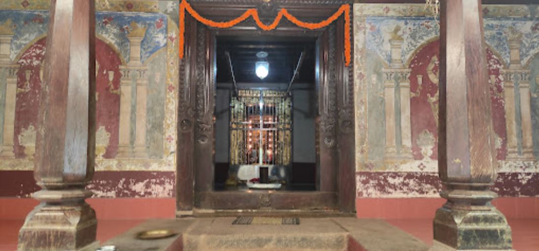 Shri Parshvnath Digamber Jain Basadi (Mandir), Ganada Kottige, Peradi, District - Dakshina Kannada (Karnataka) image 6