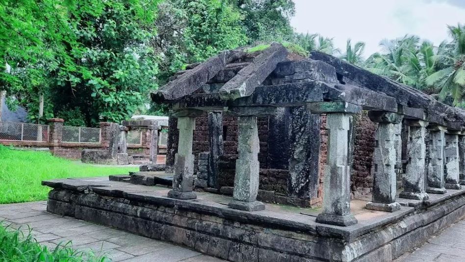 Shri Kathale Digamber Jain  Basadi (Mandir),  Barkurpete, Moodahadu, District - Udupi (Karnataka) image 6