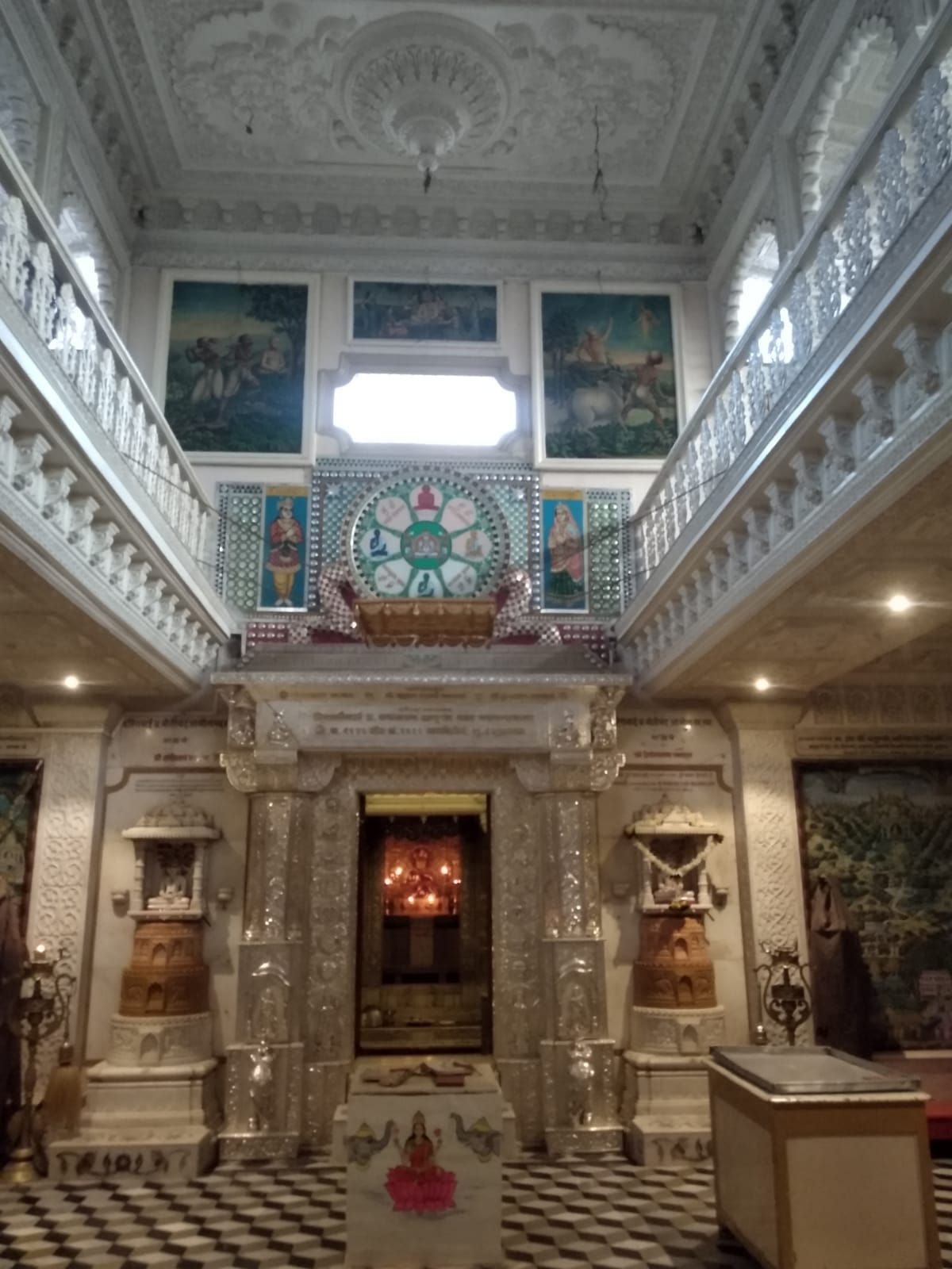 Shri Chandraprabha Swami Bawan Jinalaya Nipani Shwetamber Jain Tirth, Guruwar Peth, Nippani, District - Belagavi (Karnataka) image 2