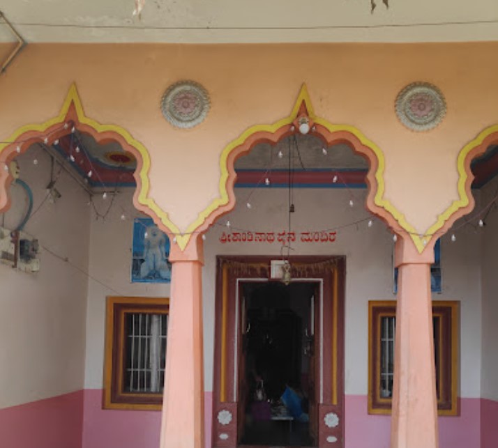 Shri 1008 Shantinath Digamber Jain Mandir, Tigadi, District - Belagavi (Karnataka) thumbnail 2