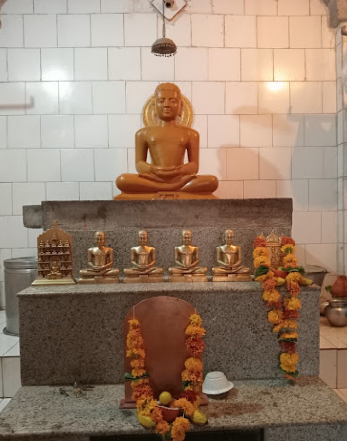 Shri 1008 Shantinath Digamber Jain Mandir, Tigadi, District - Belagavi (Karnataka) thumbnail 3