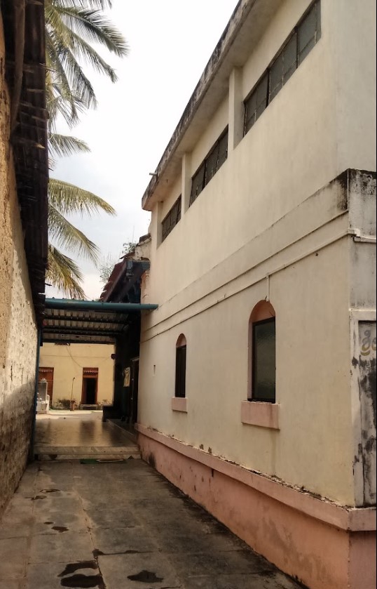 Shri Digamber Jain Mandir, Market Road, Gajabarwadi, Hukkeri, District - Belagavi (Karnataka) thumbnail 3