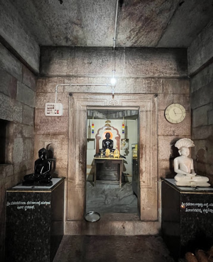 Shri Chandraprabhu Digamber Jain Mandir, Yarnal, District - Belagavi (Karnataka) image 9