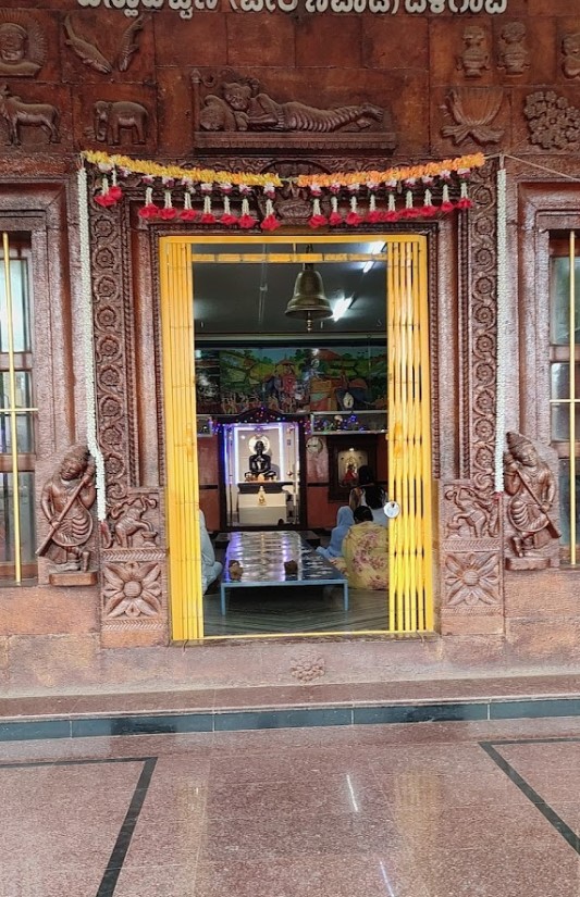 Shri 1008 Neminath Digamber Jain Mandir (Basadi), Chinnapattan, Piranwadi, Belagavi (Karnataka) thumbnail 2